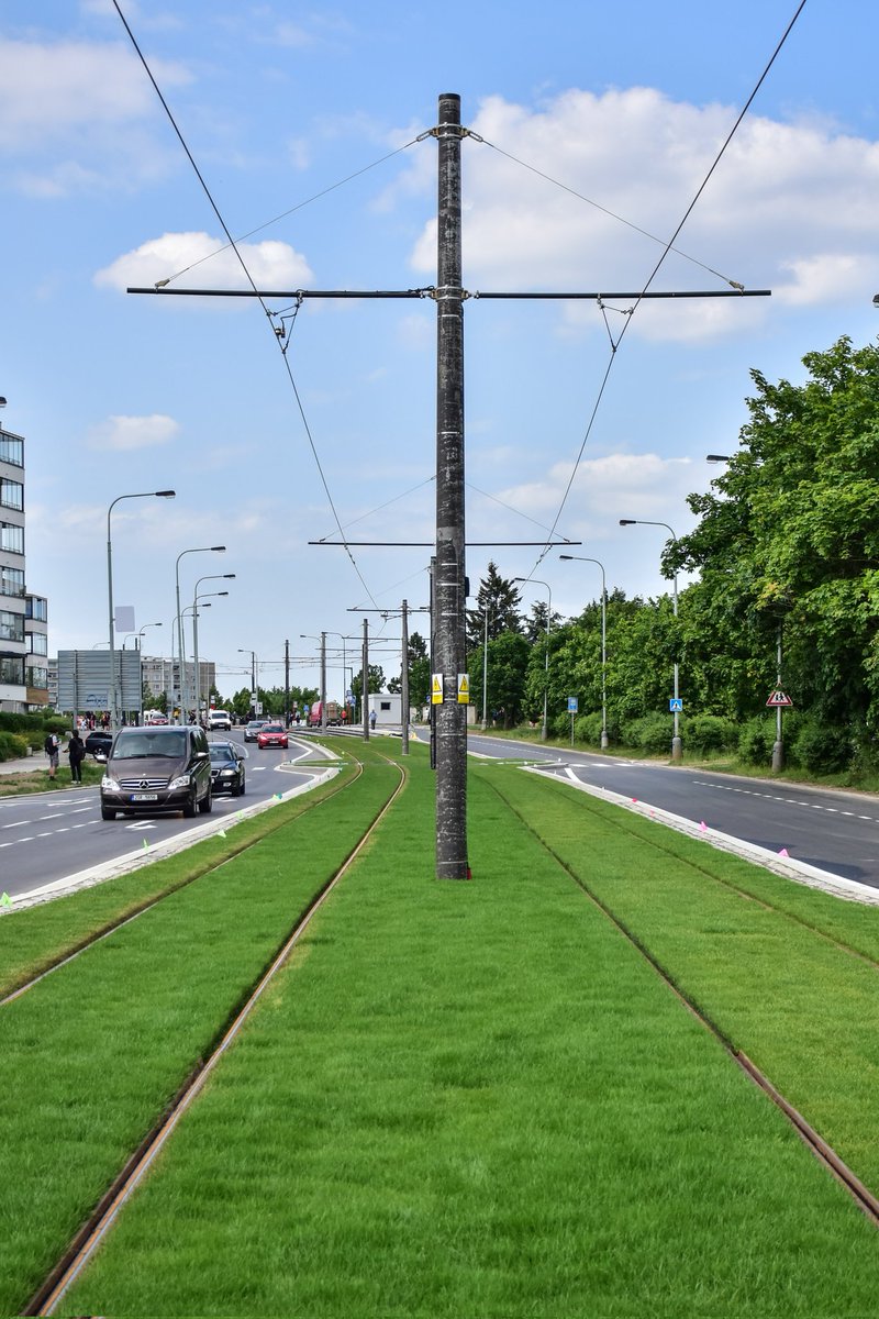 MLD_o_doprave's tweet photo. Když se v 95. roce otevírala tram trať do Modřan, dostal se ke mně letáček, kde bylo, že v 97. bude další úsek do Libuše. No a už je. #tramvaj #tramvajdolibuse #libus #modrany https://t.co/oM2Jq15Qev