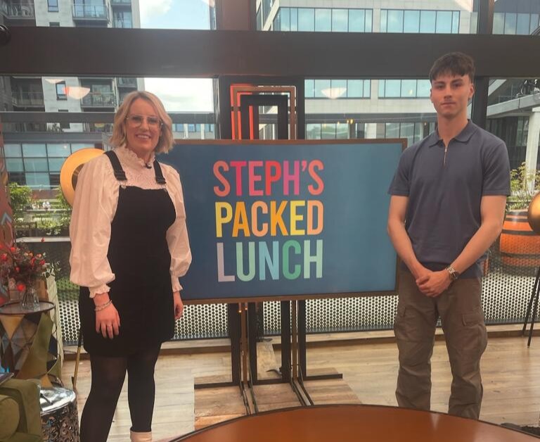 Kidney_Research's tweet photo. Did anyone see the brilliant Dan discussing kidney disease on @PackedLunchC4 this afternoon?

Dan spoke about his own experiences but also about the importance of knowing your kidneys, almost a year to the day since he had a transplant. 

Great work, Dan ⭐ https://t.co/J0pKyTYACs