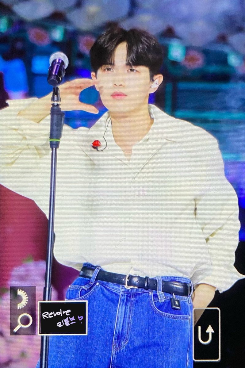 Revolve0527's tweet photo. 230526 남원 춘향제

#째니생일이니까_527배_행복해 #HAPPY_28TH_JAEHWAN_DAY
#김재환 #KIMJAEHWAN https://t.co/qJ4OaFqnS2