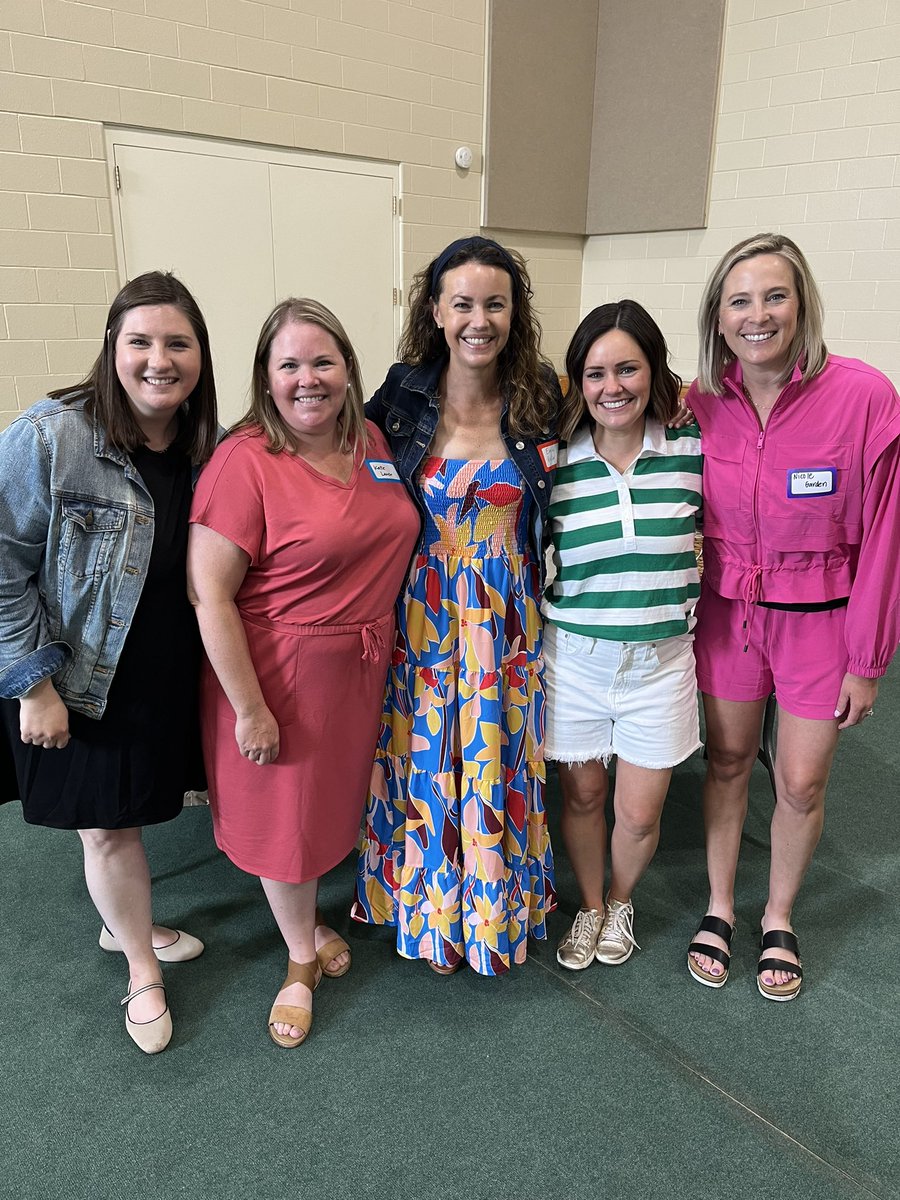 SMMschoolOmaha's tweet photo. SMM’s Home and School Board hosted a volunteer thank you recept. Even if you couldn’t make it, know how much you, our amazing school volunteers are appreciated by your Home and School Board. SMM parents are the best! 💚Thank you! 🫶

#thankyou #catholic #smmomahacommunity https://t.co/3uhojDdAWI