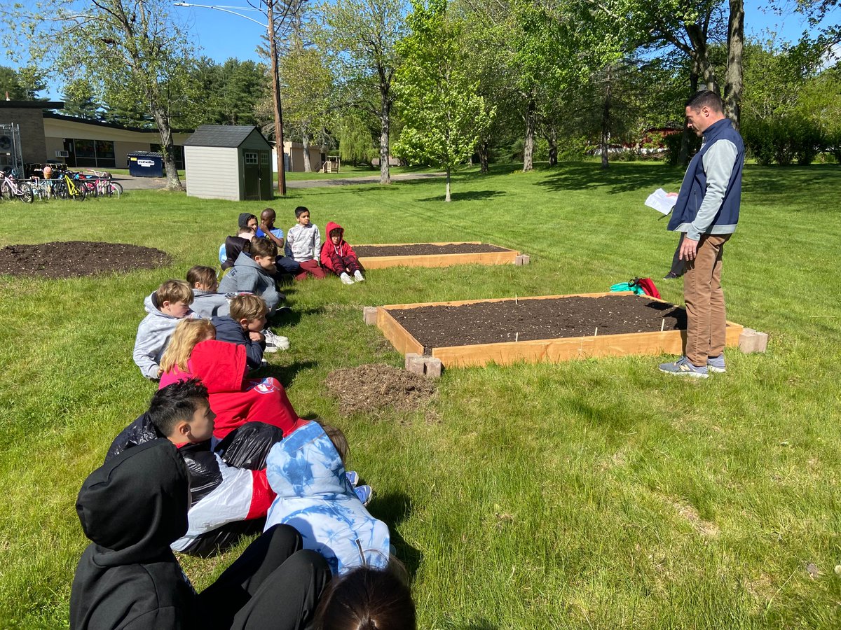 MViewSchool's tweet photo. A dedicated group of staff members have revived our school garden.  We are, "ROOTING," for a strong harvest!    #mvdoesgreatthings https://t.co/v33WoDqAae