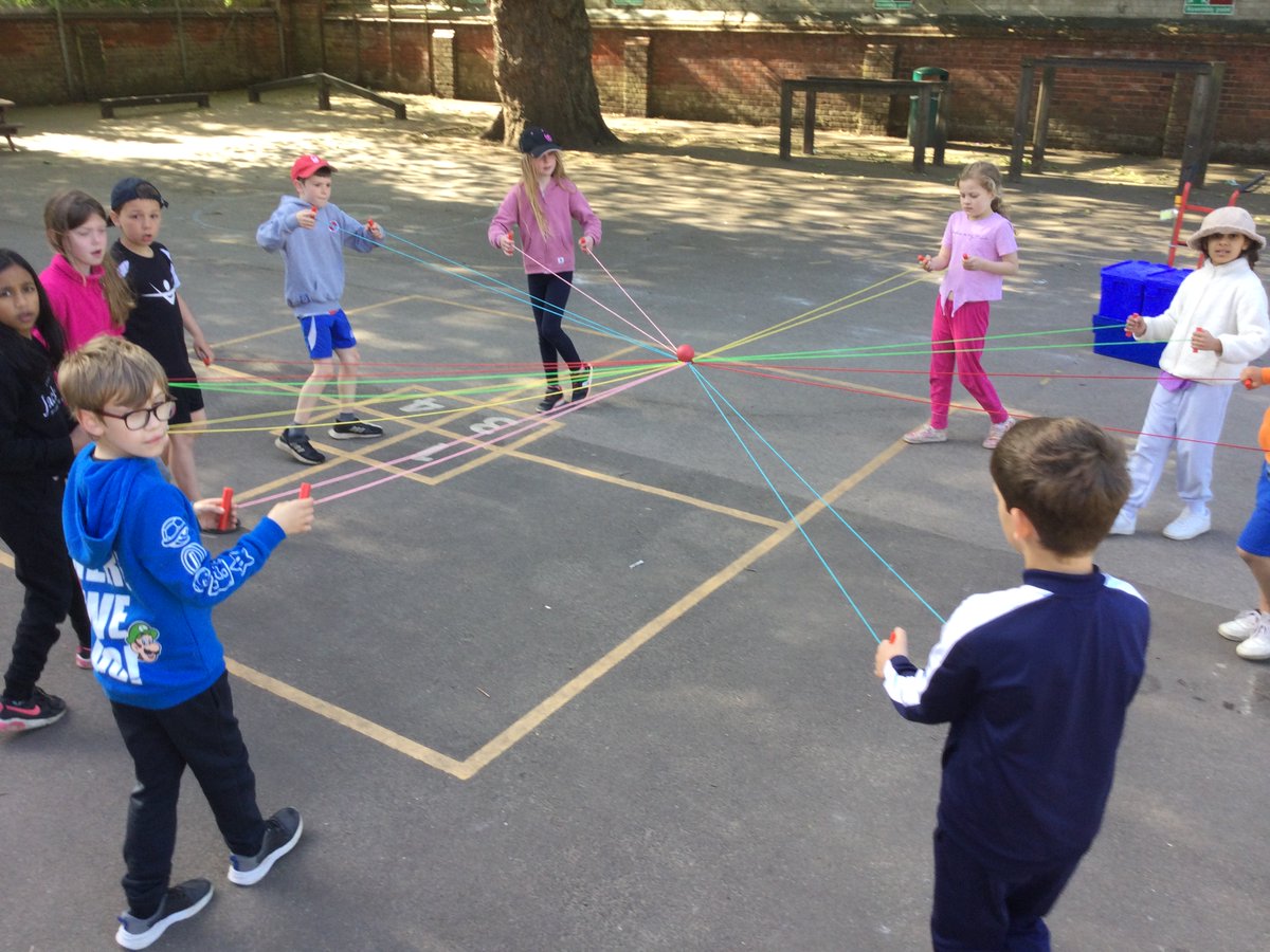 ThamesideSch's tweet photo. What a great second day at Year 4 camp! Lots of resilience and teamwork going on #GBFtps #GSStps #Year4Camp @OutdoorsPeople #resilience #belonging https://t.co/MJNpsrGvqX