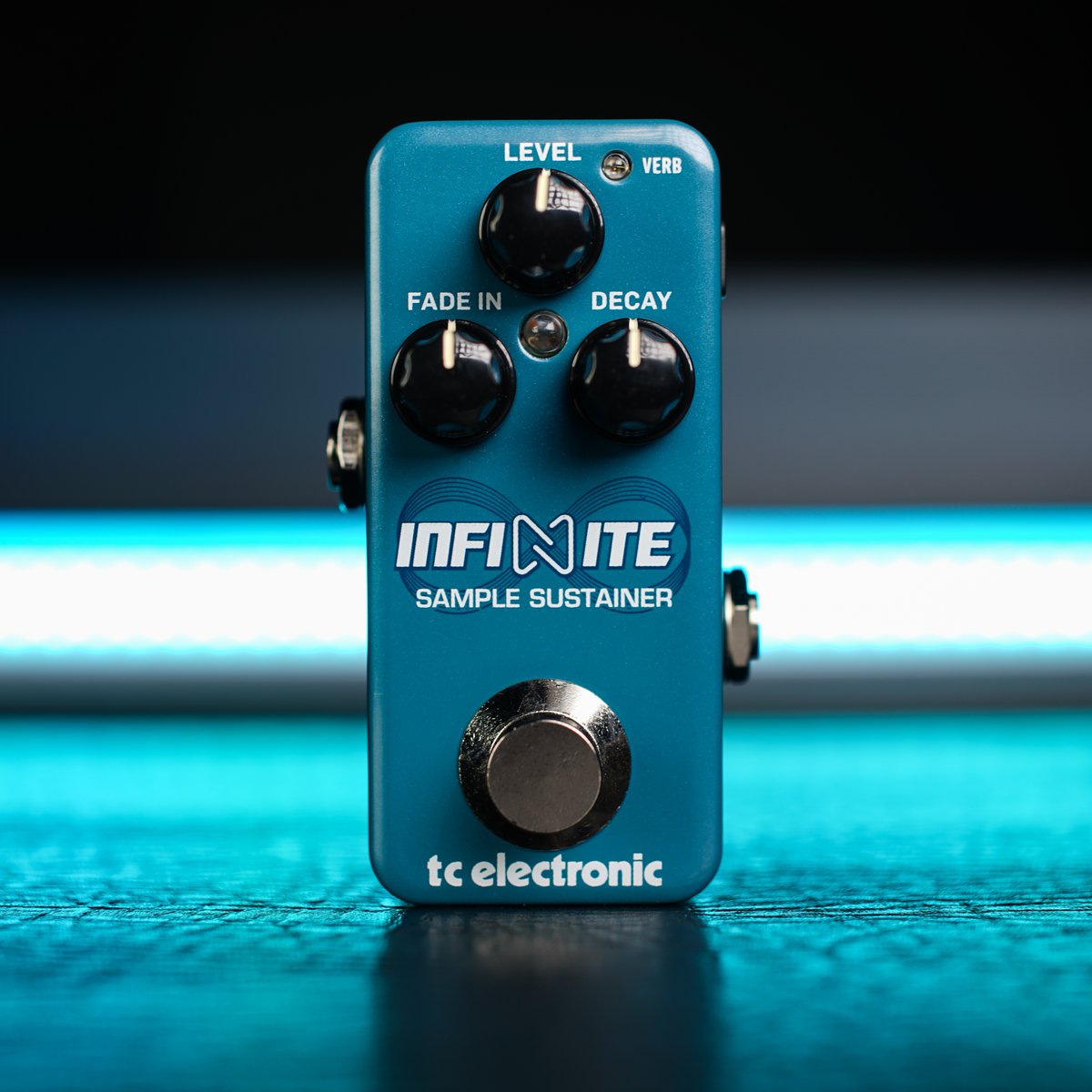 Whether you’re in the mood to simply sustain a single note or feel like exploring different layers and building an incredible soundscape, with INFINITE MINI, it’s all up to you. 

#tcelectronic #infinitesamplesustainer #infiniteminipedal #guitarpedal #toneprint #knowyourtone