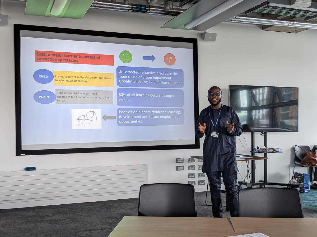 Issah Imoro from SWSP closes our quick fire presentations with a talk on 'Sustainable scheme for childrens access to corrective spectacles in Ghana' 
@HaSSGradSchool @StrathHaSS #wearehass #hassminiconf