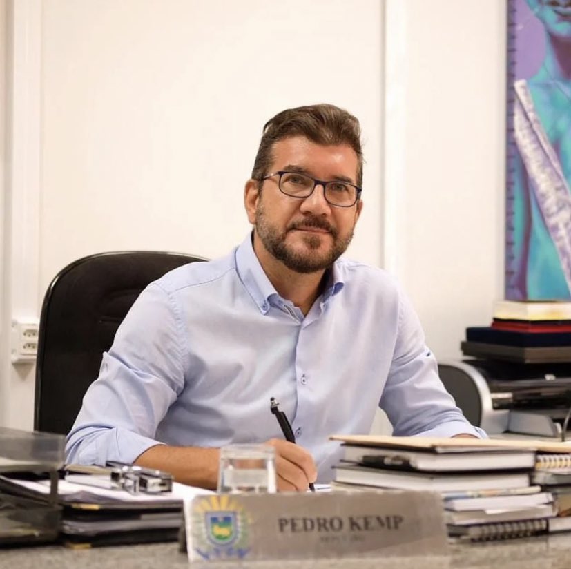 61 anos. Ser de esquerda rejuvenesce? Hehe