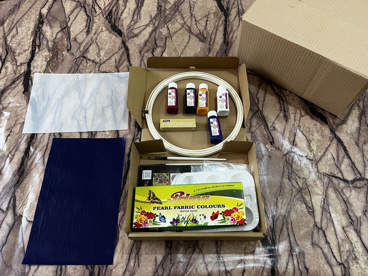 TasveerFabrics's tweet image. Order details 👉 tasveerfabrics.com 📦 

#fabricpaint #textilepaint #fabricpainter #art #artist #islamabad #fashion 

💬 @tasveerfabrics