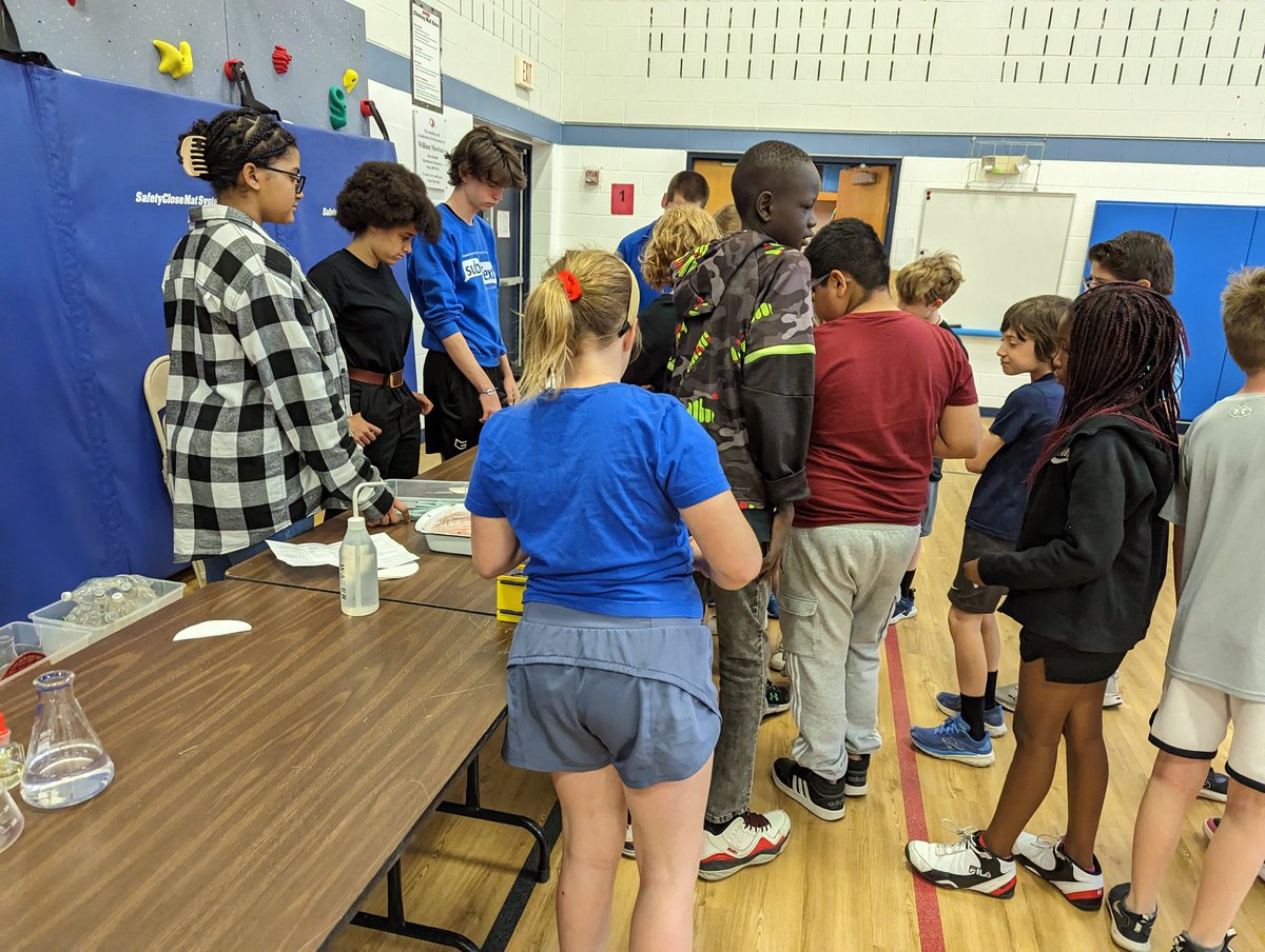 WNScience's tweet image. WN AP Chemistry sharing some science demonstrations with Hawthorne Elementary School.  @biscmj @CUSD200