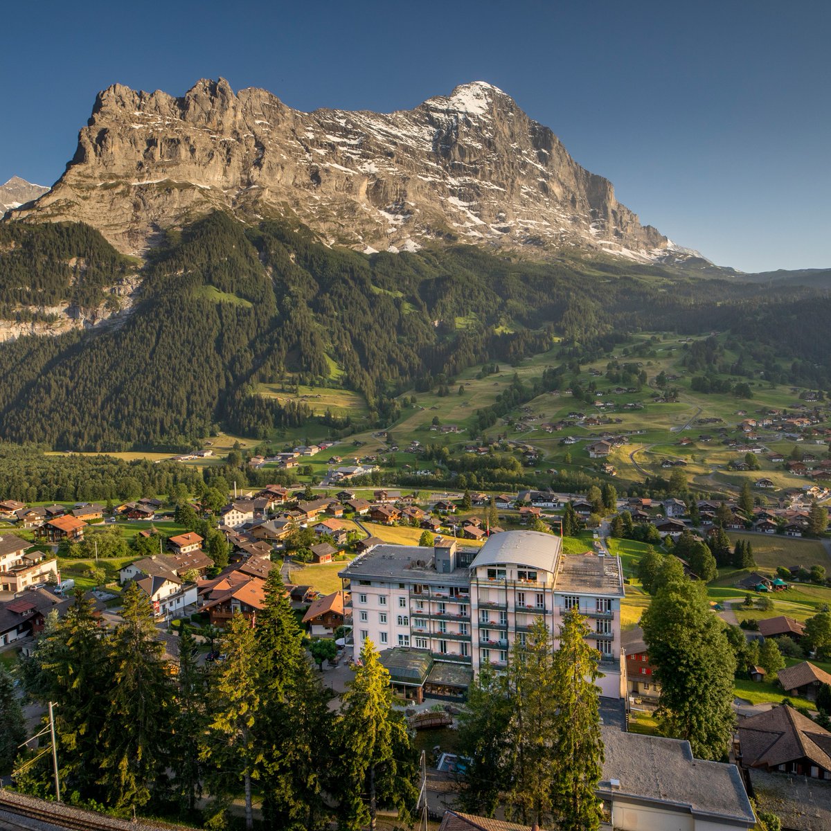 SwissQuality's tweet photo. If you're looking to embark on another enchanting Swiss Alps getaway in the Jungfrau Region, we highly recommend considering Hotel Belvedere Grindelwald. Whether you crave adventure, relaxation, or a romantic escape, this Alpine hotel has it all. 
#SwissQualityHotels #Switzerland https://t.co/LH1w23FDr5