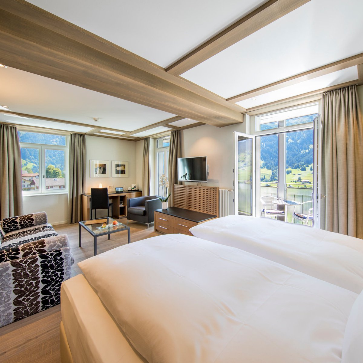 SwissQuality's tweet photo. If you're looking to embark on another enchanting Swiss Alps getaway in the Jungfrau Region, we highly recommend considering Hotel Belvedere Grindelwald. Whether you crave adventure, relaxation, or a romantic escape, this Alpine hotel has it all. 
#SwissQualityHotels #Switzerland https://t.co/LH1w23FDr5