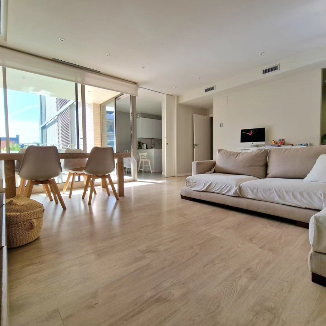 FeliuFranquesa's tweet photo. 🔸 LLUMINÓS PIS SEMINOU A ZONA CAN MATES 🔸

📏 160 m² construïts
🛌 4 habitacions
👩‍🍳Cuina-office
🛁 2 banys
🪴 Terrassa
💦 Piscina
🚘 Pàrquing

🔹️ 830.000€ 🔹️

📲 https://t.co/MzjRxnuZJ2 / 93.544.12.12

#Immobiliària #SantCugat #Habitatge #Pis https://t.co/pICfILnko4