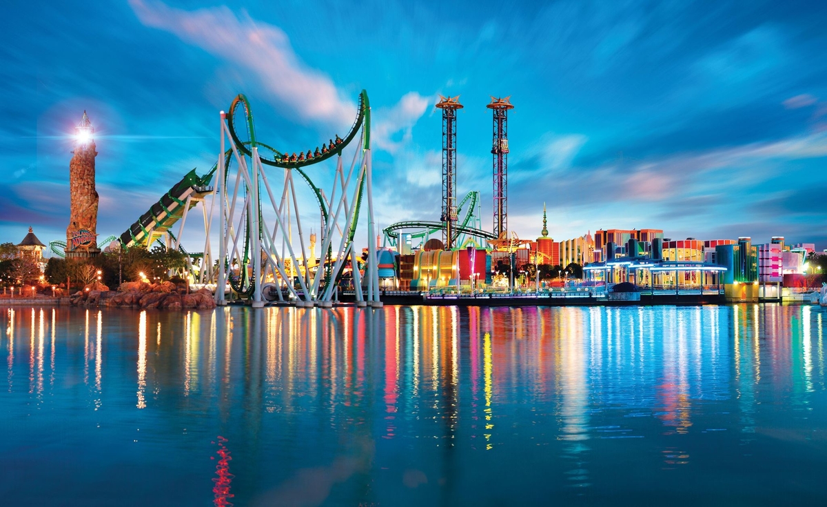 Reflect on the wonder of childhood as you explore Universal's Islands of Adventure. Book your trip to Orlando today: bit.ly/3LDmJQE