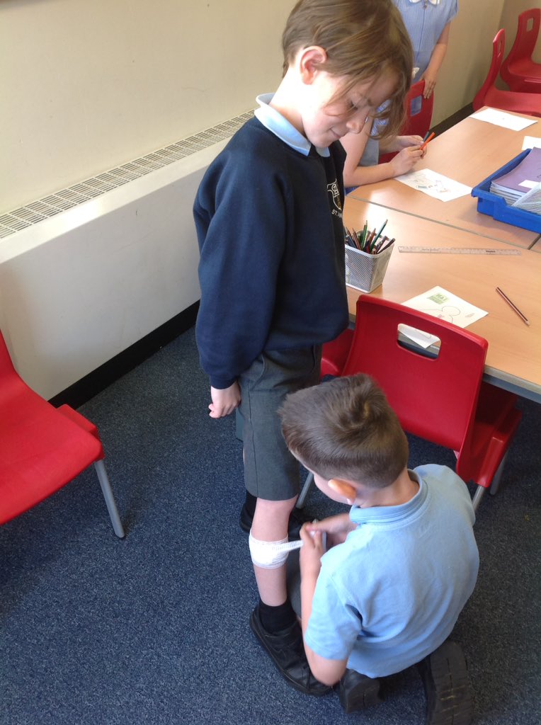 Class5CB's tweet photo. Happy First Aid Day! Today we have a special visit from Danielle who taught us about the importance of first aid. https://t.co/1PgP4Yjgof