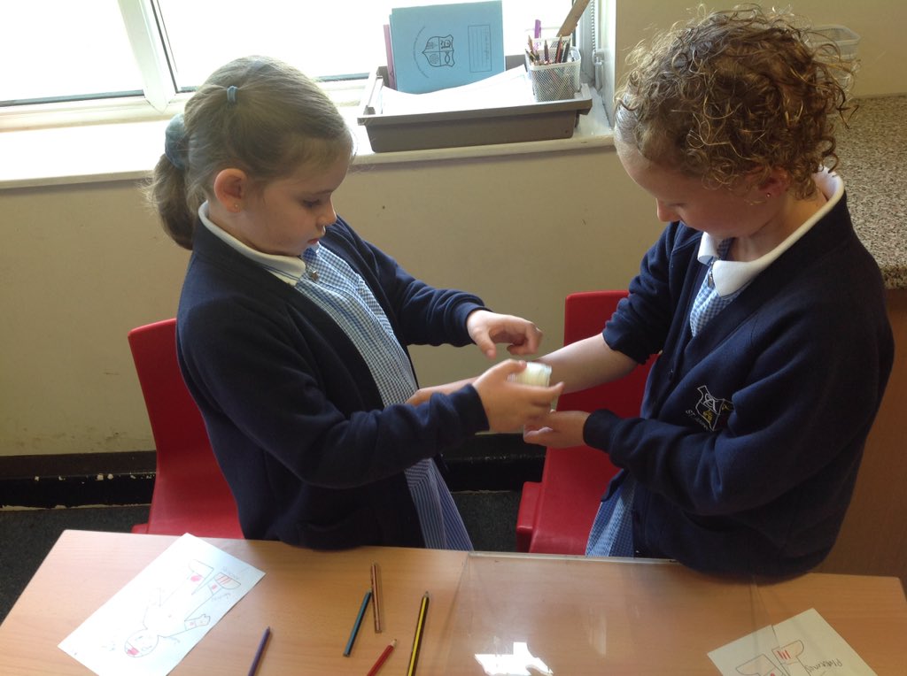 Class5CB's tweet photo. Happy First Aid Day! Today we have a special visit from Danielle who taught us about the importance of first aid. https://t.co/1PgP4Yjgof