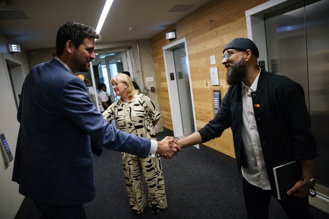 SeanFraserMP's tweet photo. Innovation knows no bounds in 🇨🇦. Have a look at @MastercardCA's Tech Hub in Vancouver! We remain committed to supporting companies who choose to do business in Canada and bring some of the best minds, fostering collaboration &amp; propelling groundbreaking advancements here at home! https://t.co/GINeNDhoB2