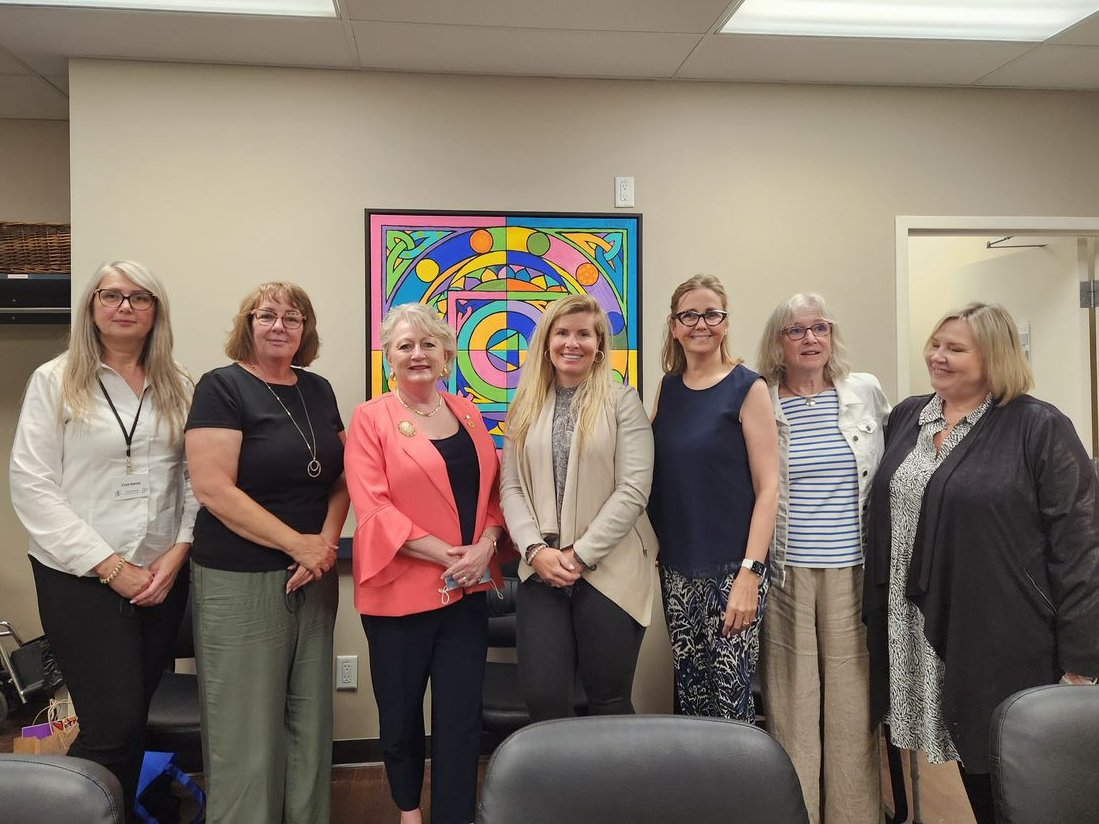 Great roundtable with the family docs and clinical admin at the Aurora-Newmarket Family Health Team.
Thank you to the Ontario College of Family Physicians for participating as we discussed how our government can #cutredtape to reduce admin workload as this contributes to #burnout