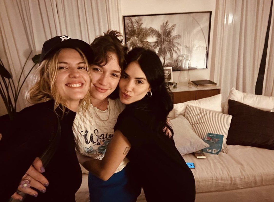 motiendless's tweet photo. Hermosas ❤️ https://t.co/q3o8cE7ItU