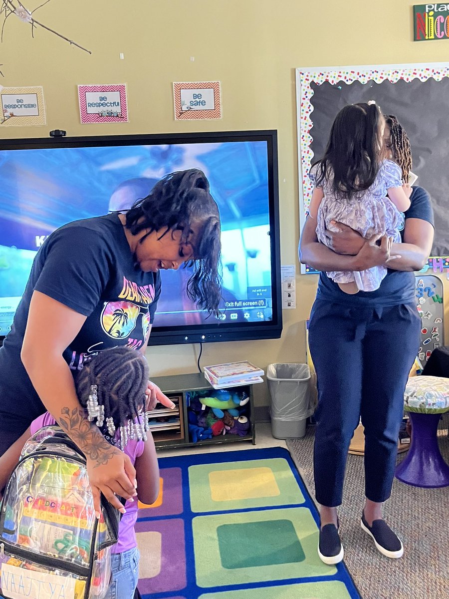 RCPS_EarlyLearn's tweet photo. End of the year celebrations @RCPS_EarlyLearn
#schoolsout #wereout #schoolsoutforsummer #prek #pat #dph https://t.co/hEY4XEhK6k