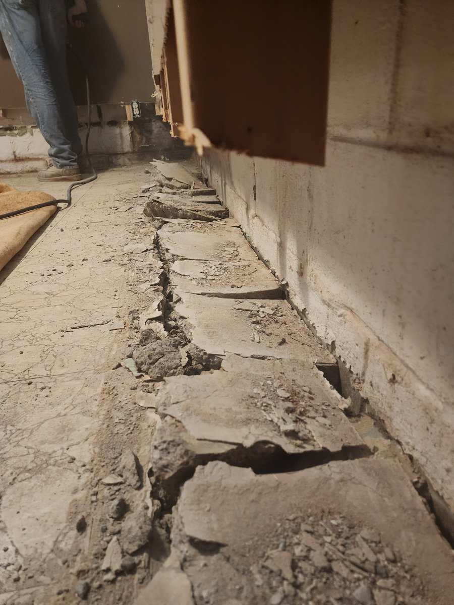 BAMbasements's tweet photo. A client came to BAM with moisture in their basement, hoping to find a solution with us. Our expert recommended a waterproofing system and sump pump installation. If you need your basement waterproofed, give us a call at 515-963-0226 #basementwaterproofing #waterproofing https://t.co/lAFevYM2qq