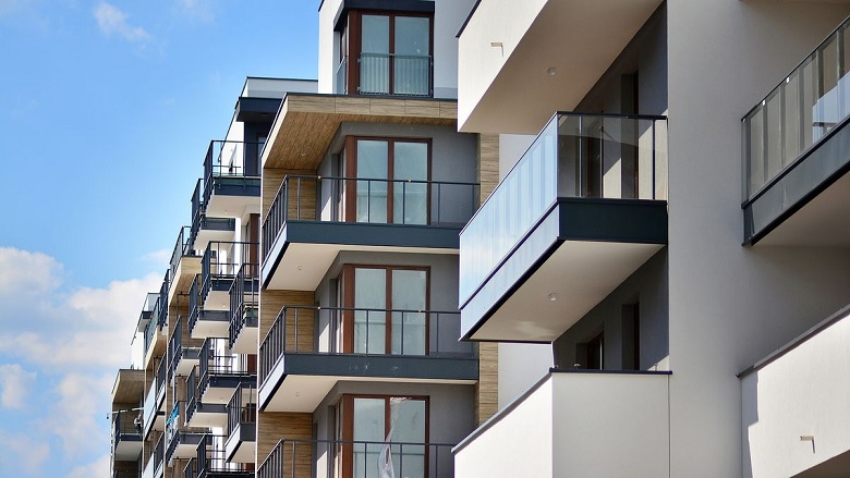 4 tips to sell a condo in a changing market. condos tend to sell faster than single-family homes even in a down market, because condos are typically smaller, cost less  bit.ly/3D2qafQ