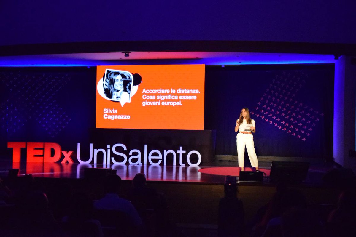 Ore 17:05

Sale sul palco di #tedxunisalento: Silvia Cagnazzo che ci spiegherà la relazione fra opportunità, giovani ed Europa.

#interяeazione