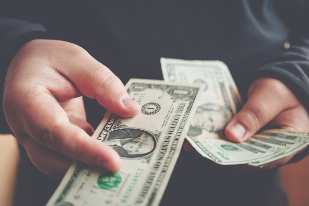Glink's tweet photo. Filling in for Jon Hansen on Your Money Matters! Juliana Kaplan, Senior Labor and Inequality Reporter at https://t.co/7PaMbyI8LZ joined me to chat about how #generations are struggling to #financiallysupport themselves. https://t.co/dgxSuSOpCm @WGNRadio @bestmoneymoves #Paycheck https://t.co/e9uoUa3VvM