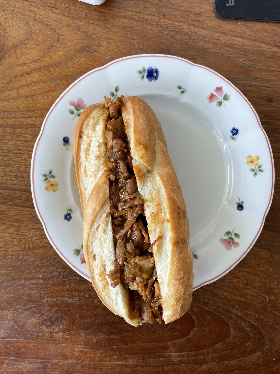 SchoppenRobert's tweet image. Was toch in #Almere 😊 Heb ik 2 broodjes #PulledChicken  bij #Kippie