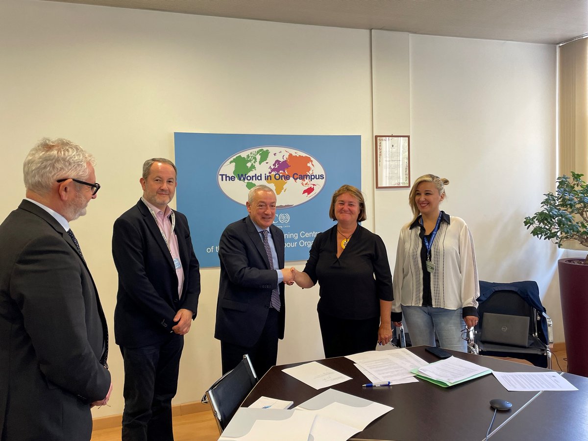 ITCILO's tweet photo. Nous sommes heureux d'annoncer que le Centre et la @villedesuresnes ont renouvelé leur partenariat 🤝, qui date de 2011. Celui-ci permet à de nombreux agents Suresnes de se former dans des domaines liés au #dialoguesocial, à la #médiation et à l'égalité des genres. https://t.co/tHpwgkdn2q