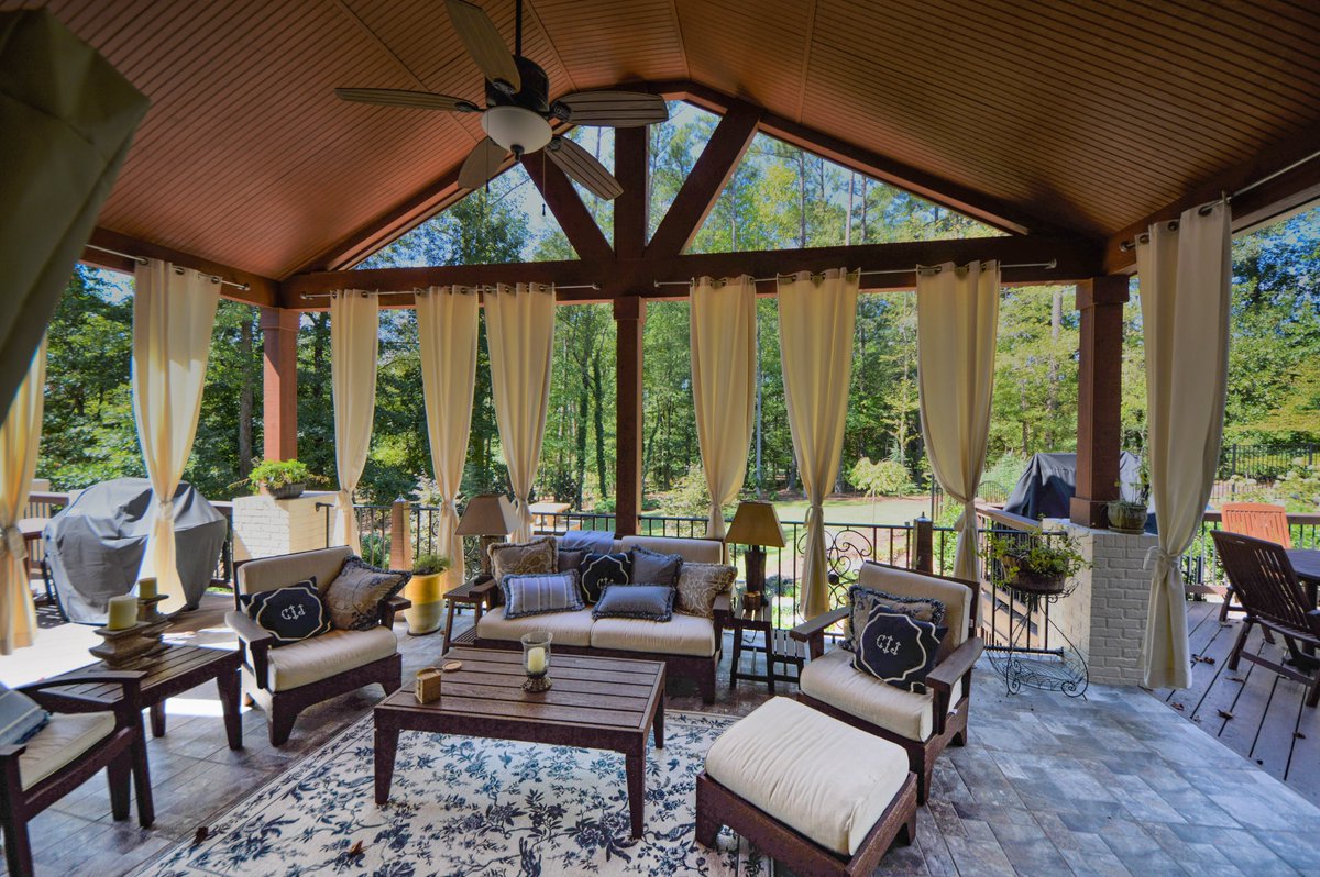 Outdoor Makeover & Living Spaces tweet media