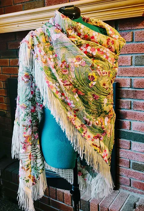 Oh Man!!  Did you guys know it's  #StevieNicks ' birthday? 

FYI, I have some of THE most beautiful Stevie inspired shawls on the net!

BIG 57x57-60x60',  in premium fabrics with over 7 yards of high quality anti-snag fringe!!!!!

Come get your Stevie on!
spellfiregifts.com/shawls