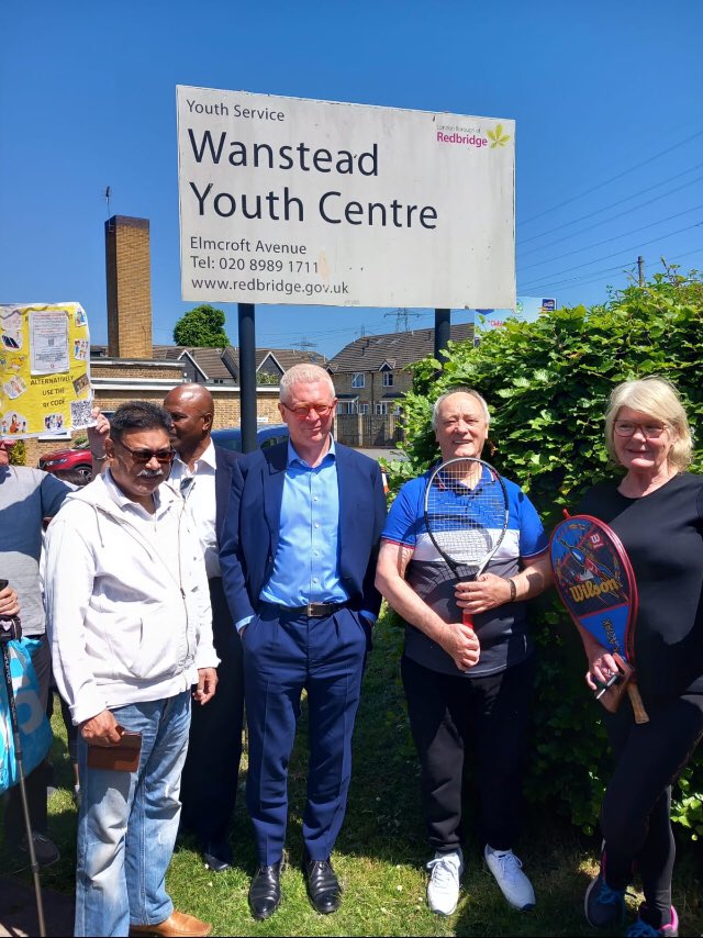 Excellent turn out for #savewansteadyouthcentre meeting today. So many passionate users desperate to see it stay a community venue. Thank you to the organisers.