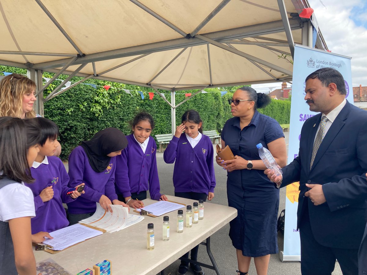 LBofHounslow's tweet photo. Yesterday, Leader of the Council @Shansview launched #HestonInTheLoop at one of @PupilsProfit’s Eco Refill shops at Springwell School.
 
We’re working with @ReLondon_UK to transform the Heston area into a thriving circular neighbourhood.
 
Full story:
https://t.co/6RsWLTlREm https://t.co/5ONgFsRHtr