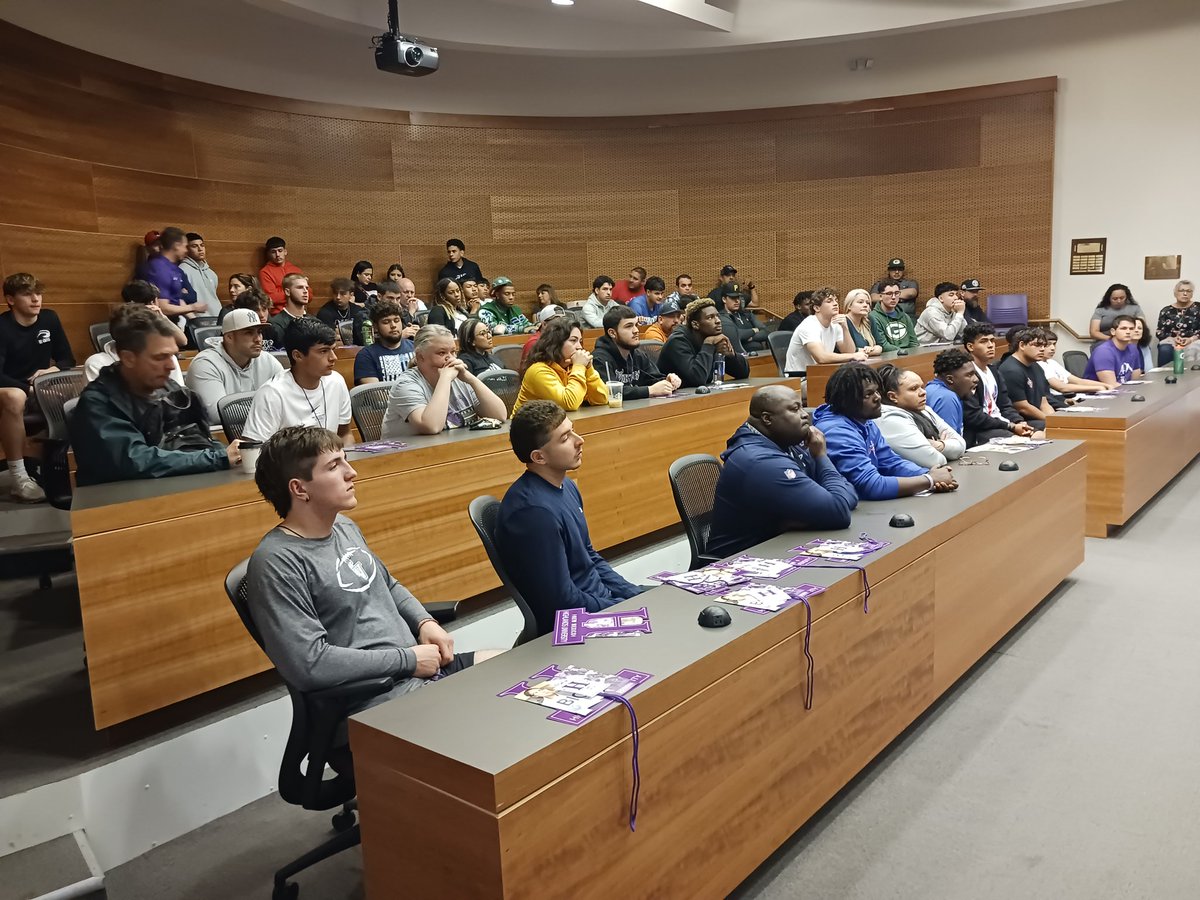 PrepRedzoneNM's tweet photo. We're in Las Vegas today for New Mexico Highlands' final Junior Day. Excellent turnout. 50+ players here.

@NMHUFootball 
@NMHUcoachrhud https://t.co/ERnjLp9w4J