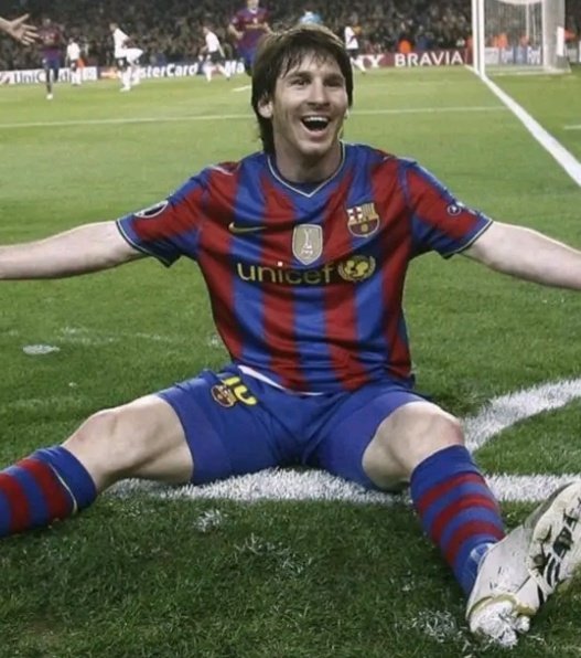 jorgeefcb's tweet photo. 3 cosas que jamás veré:

1. Un dinosaurio
2. Un ovni
3. Un jugador mejor que Leo Messi: https://t.co/YuJB8rs15I