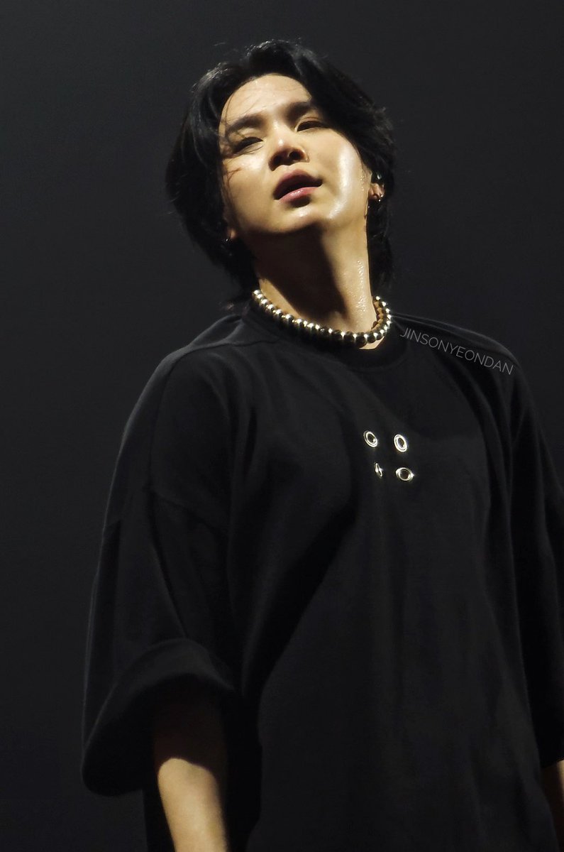yoonkoous's tweet photo. HIM https://t.co/PU2OXeJCFA