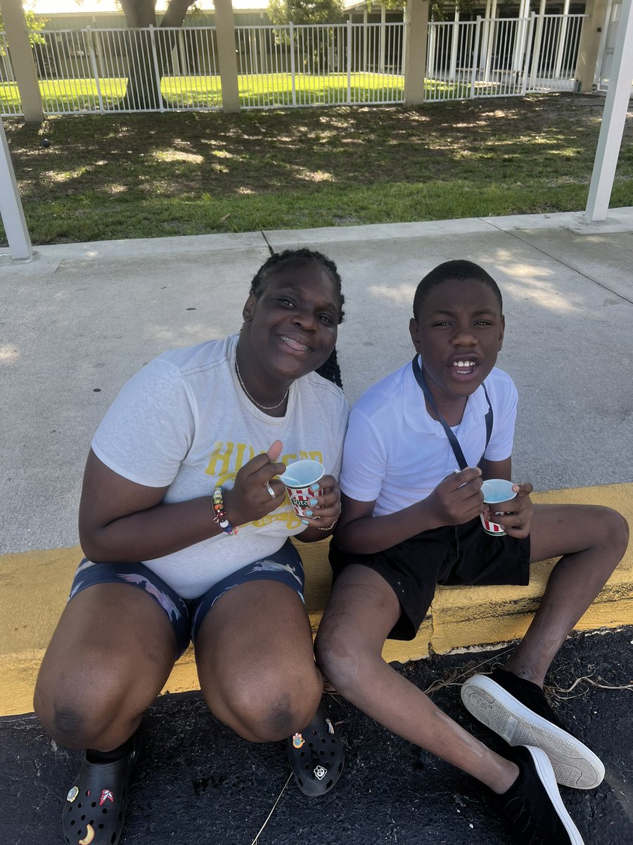 Christina tweet media