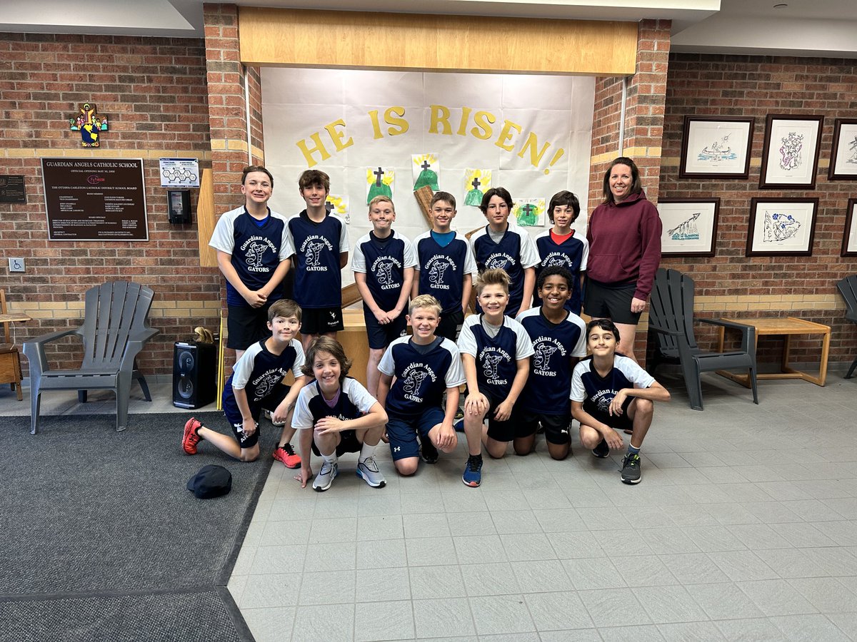The boys handball team was ready to go for their tournament today! Thanks to Mme. Luft for coaching! ⁦<a href="/AngelsOCSB/">Guardian Angels School</a>⁩ ⁦@Mme_Luft⁩