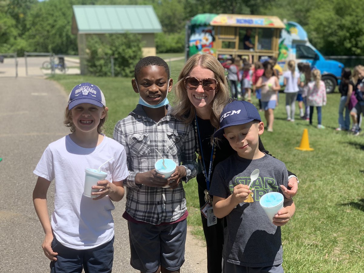 sandra_benson2's tweet photo. Kona Ice and Picnic - Reading Month Reward. #BuchananBears https://t.co/5faHyLG0xe