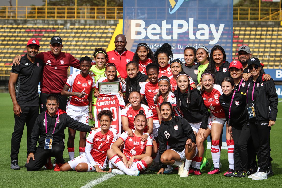 ¡Felices 100 <a href="/Gabyhuertali/">Gabriela Huertas</a> 🇮🇩!

Gracias <a href="/BetPlayCO/">BetPlay</a> por reconocer cada logro de nuestras Leonas 💪.