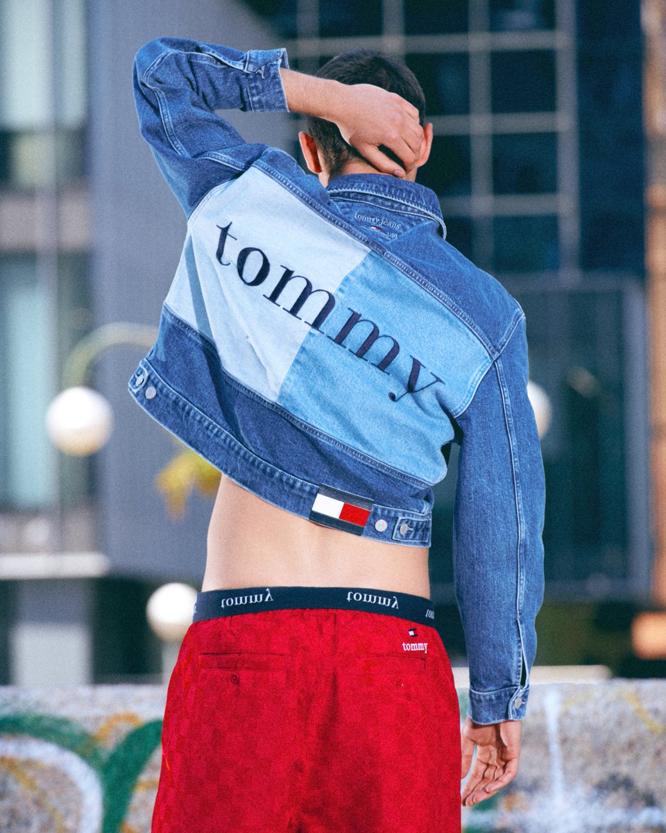 Julio wearing TOMMY COLLECTION by #TommyJeans ✨ fuckingyoung.es/the-blue-metro…