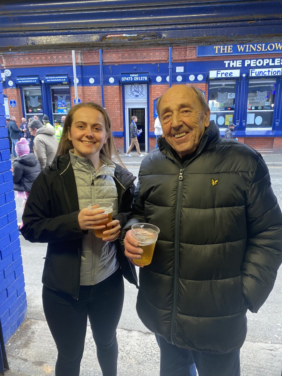 Becky_EFC's tweet photo. Went to see my grandad bc my nan said he’s been praying a lot and pleading with God. If you’re gonna do it for anyone @Everton please do it for him https://t.co/1vbB8qe4pq