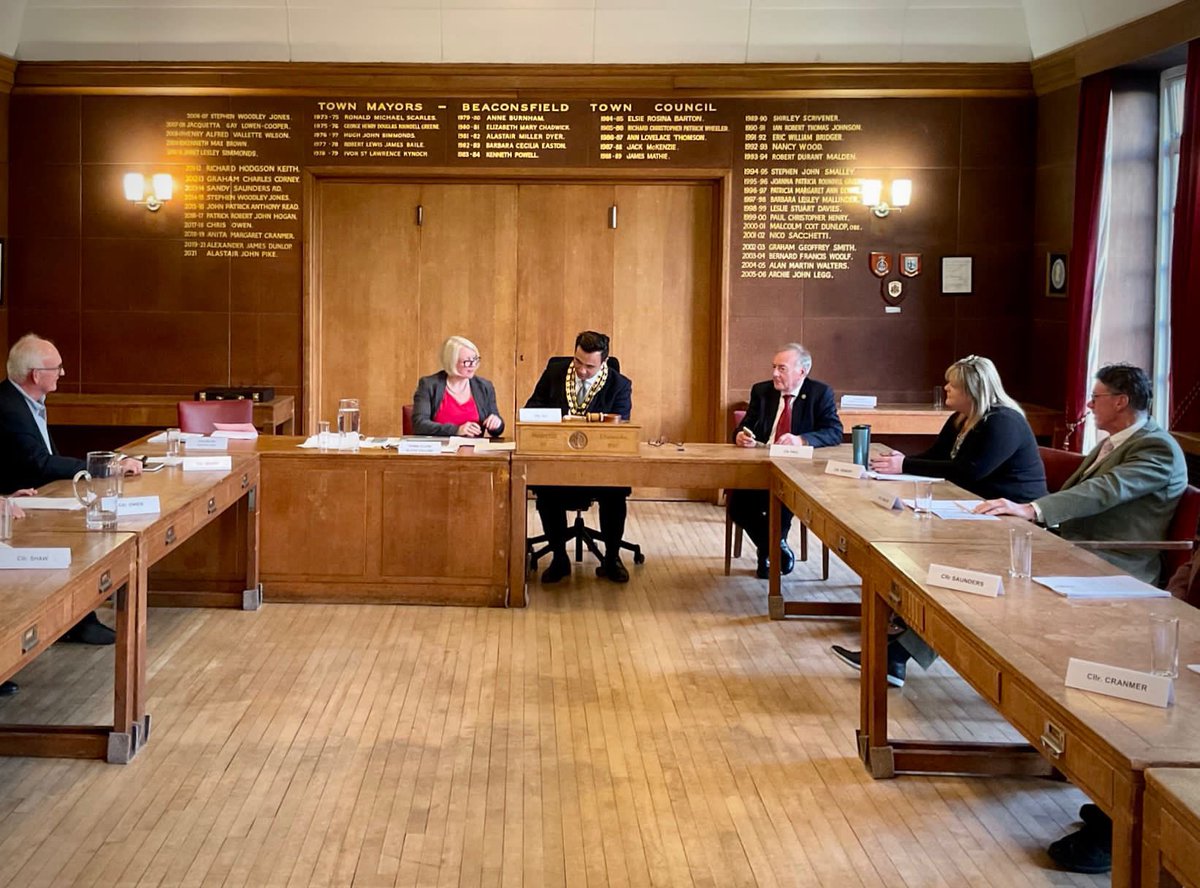 JacksonNgUK's tweet image. Very honoured &amp;amp; humbled to have been elected as the Mayor of #Beaconsfield last night. Look forward to working w our Deputy Mayor @paulmason_bcf, colleagues, Town Clerk &amp;amp; team, in ensuring that our beautiful &amp;amp; historical town is managed to the highest possible standard.