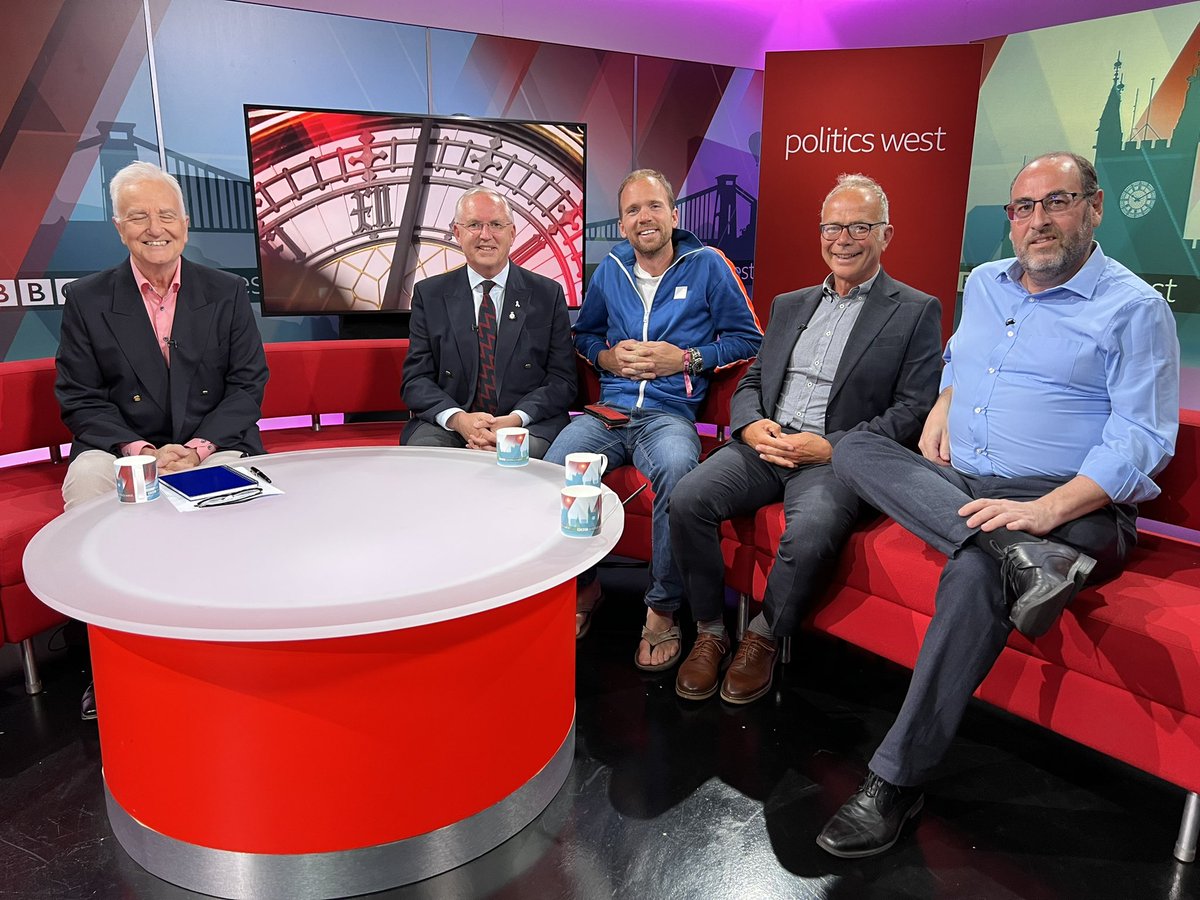 #politicswest Should we be generating more power from solar? And what local election results mean for the general election. Find out what eco-expert @JohnnypalmerUk thinks, @ChrisNelsonPCC, @SimonforStroud & @TonyDDyer this Sunday at 10am BBC One.