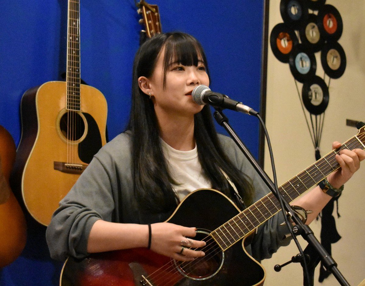 tanaxile731's tweet photo. 5/26(金)のライブ
福島おと楽キッチン8341
おと楽キッチン8341ライブ

#あお(aohayate)🎸(宮城)
#Hassy🎸 &amp; #RatFinks🎸🥁
#8341🎸
#武内正陽🎸(長崎)
(敬称略)

初8341ライブ&amp;カレー🍛
お耳&amp;お腹がいっぱい😊
楽しいライブでした！ https://t.co/Z4LHSmQEnj