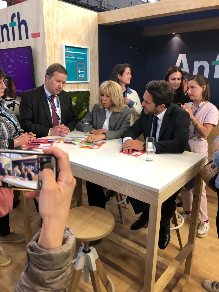 Groupement_IST's tweet image. Cette semaine a eu lieu le @SalonInfirmier 
2023, une occasion unique pour la profession #infirmière de montrer à quel point son évolution est incontournable afin de répondre aux besoins de la population. Merci également à @infirmierscom, @BettyMamane pour votre interview.
#GIT
