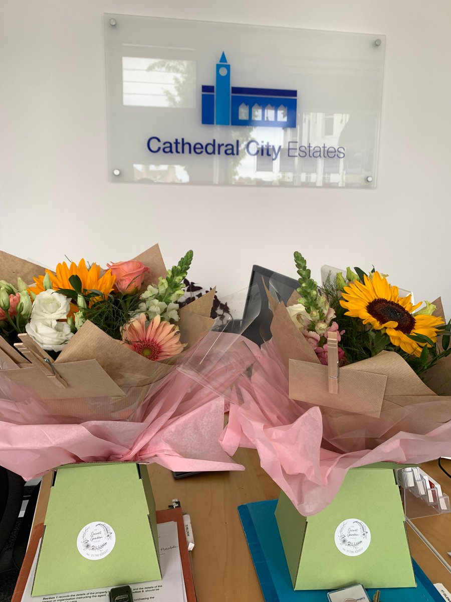 👉🏡Double completion day at CCE - Congratulations to the new homeowners! 💐💐🥂 #Dunblane #LocalAgent #PropertySale