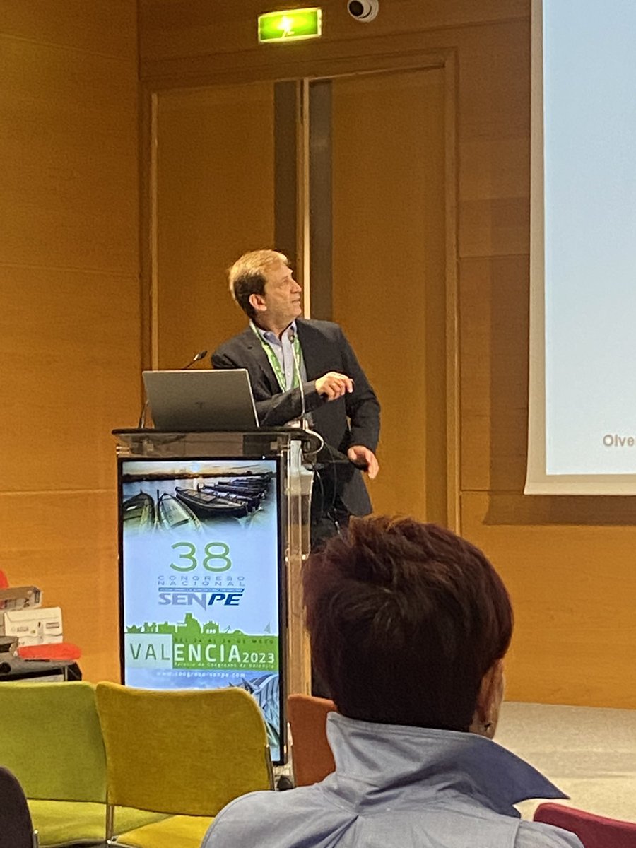 alimentendo's tweet photo. Gran charla de @golveirafuster sobre el papel del endocrinólogo en los trastornos metabólicos en nutrición parenteral 👏🏻👏🏻👏🏻

Con muy buen sabor de boca después de este congreso  #SENPE2023. https://t.co/nmgLzrOCCA