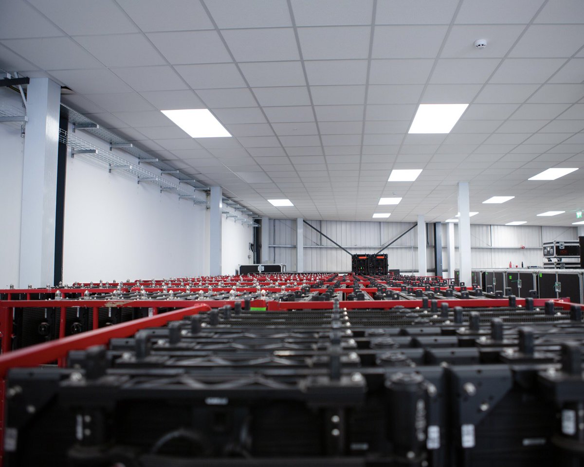 80sixltd's tweet image. ☀️The sun's out &amp;amp; we're gearing up for festival and touring season! ☀️

We’ve been busy servicing our kit, including over 3000 #LEDpanels, all meticulously quality-tested, serviced &amp;amp; calibrated by our excellent warehouse team.

#ROEvisual #eventprofsuk #eventtech #festivalseason