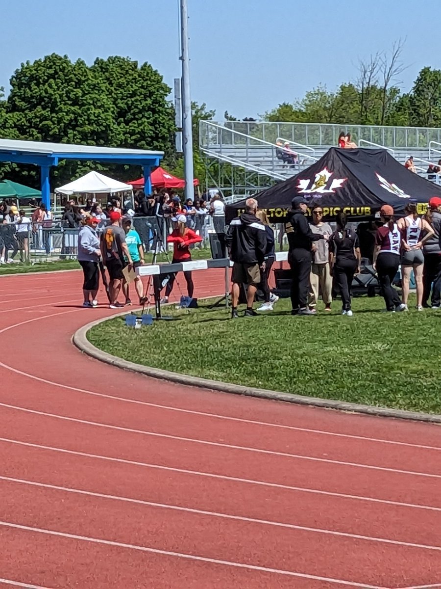 SODeanBarnes's tweet photo. A perfect day for GHAC track and field out at Mohawk field! @HDSB_smhwb @HaltonDSB https://t.co/f6Dk5rB4hf