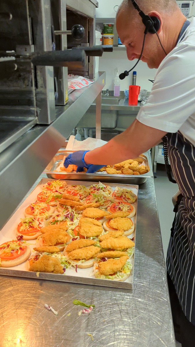 HurstCFood's tweet photo. Behind the scenes today with our chefs, John and Harry, preparing our crispy chicken burgers!
Also, check out the size of our gluten free fish! #WeAreHurst #glutenfree #delishfish @natdavies1973 @steveiehawkins @MulcahyDavid @Hurst_College @IndiesSodexo https://t.co/vt48V296NM