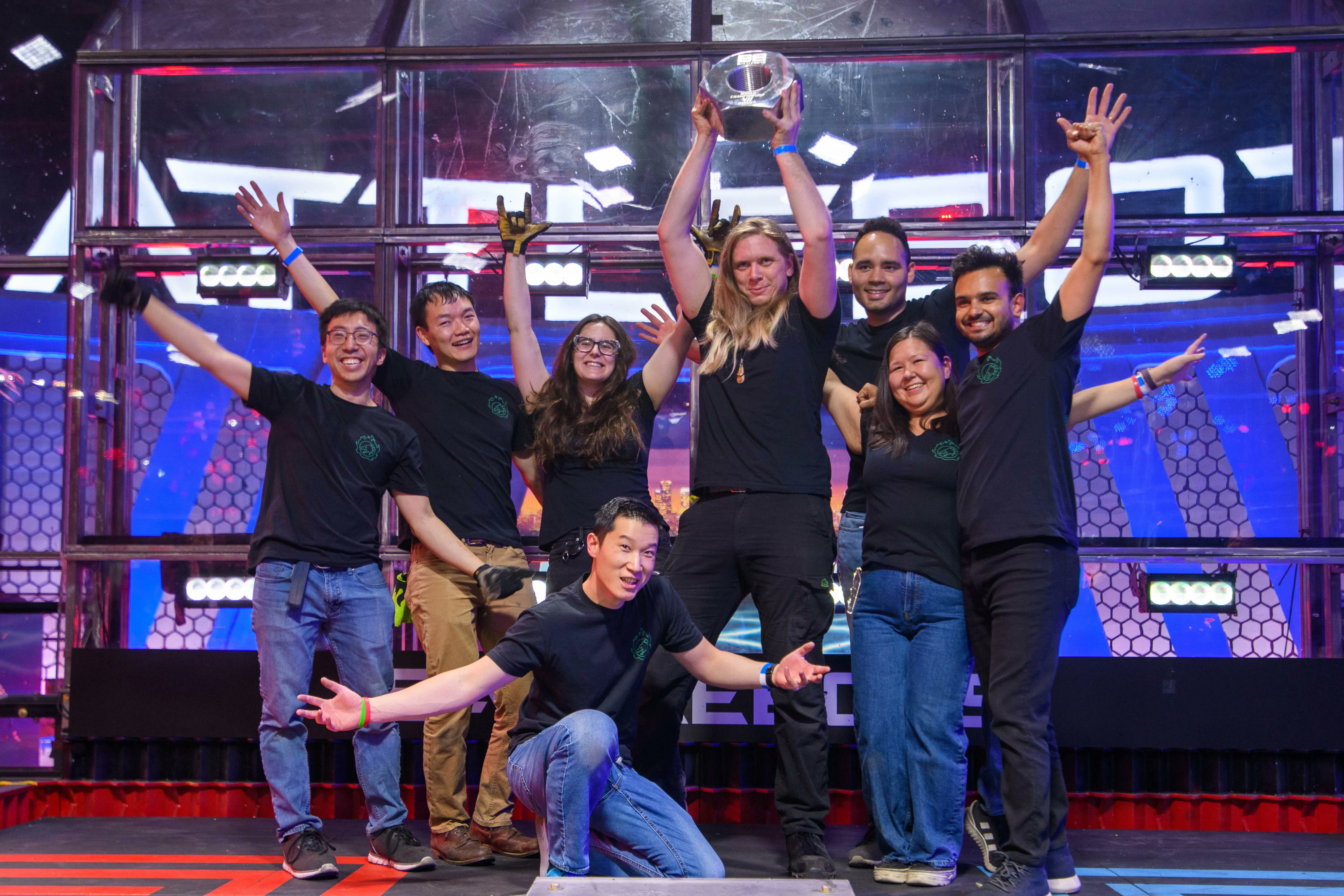 BattleBots on Twitter "Ladies, Gentlemen, and Robots, let's give a